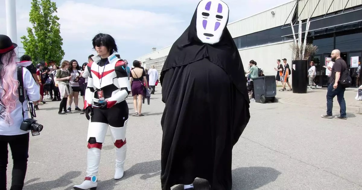 [Image: anime_toronto-4-cosplayers.jpg]