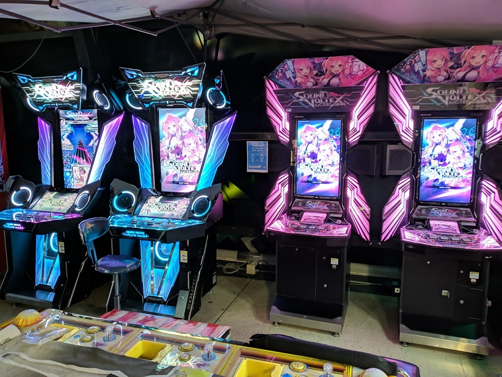 [Image: japanese_arcades-31-sound_voltex_exceed_...achine.jpg]