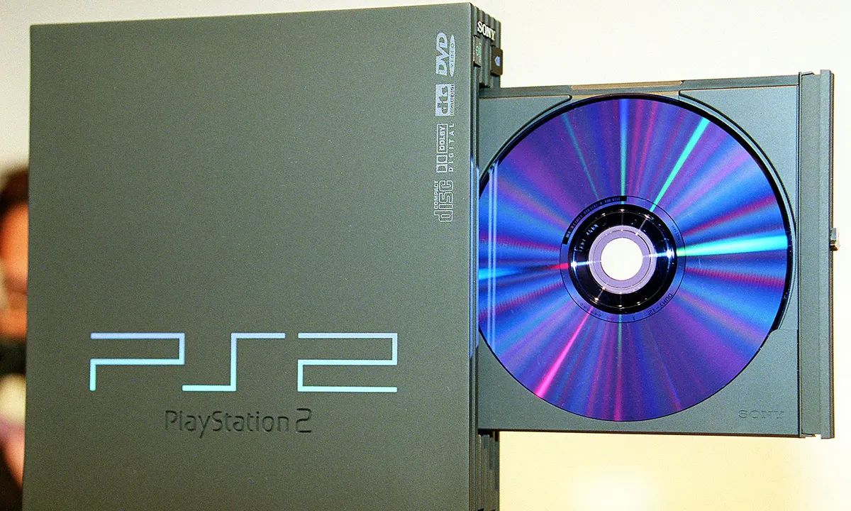 [Image: japanese_video_game_consoles-21-ps2.jpg]